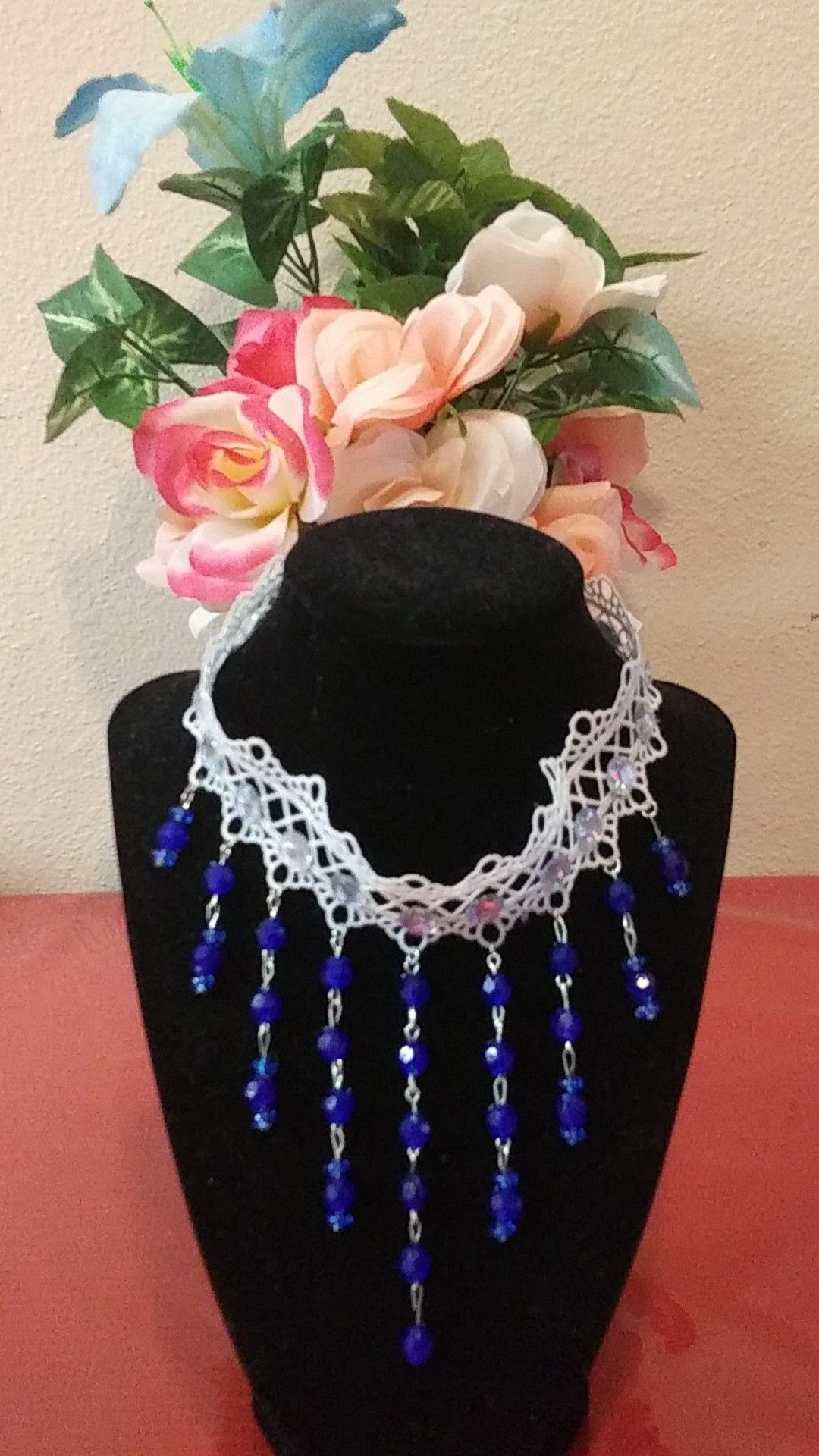 Choker necklace