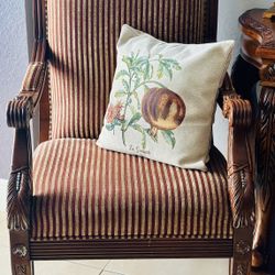 Traditional Console And Chairs