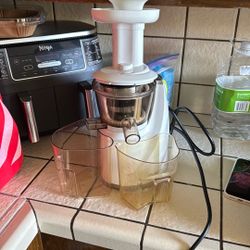 Hurom juicer