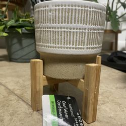 4” Plant Planter Pot With Wooden Stand