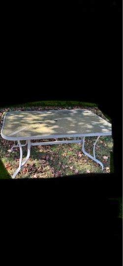 Glass Patio Table / Read Below ⬇️ ITS AVAILABLE WHY ASK