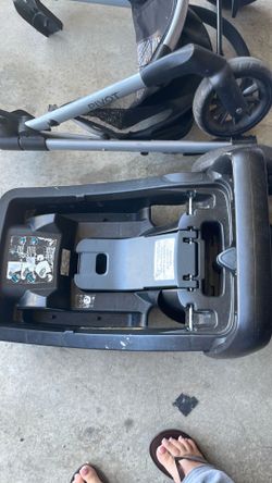 Pivot stroller & car seat insert