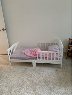 Toddler bed