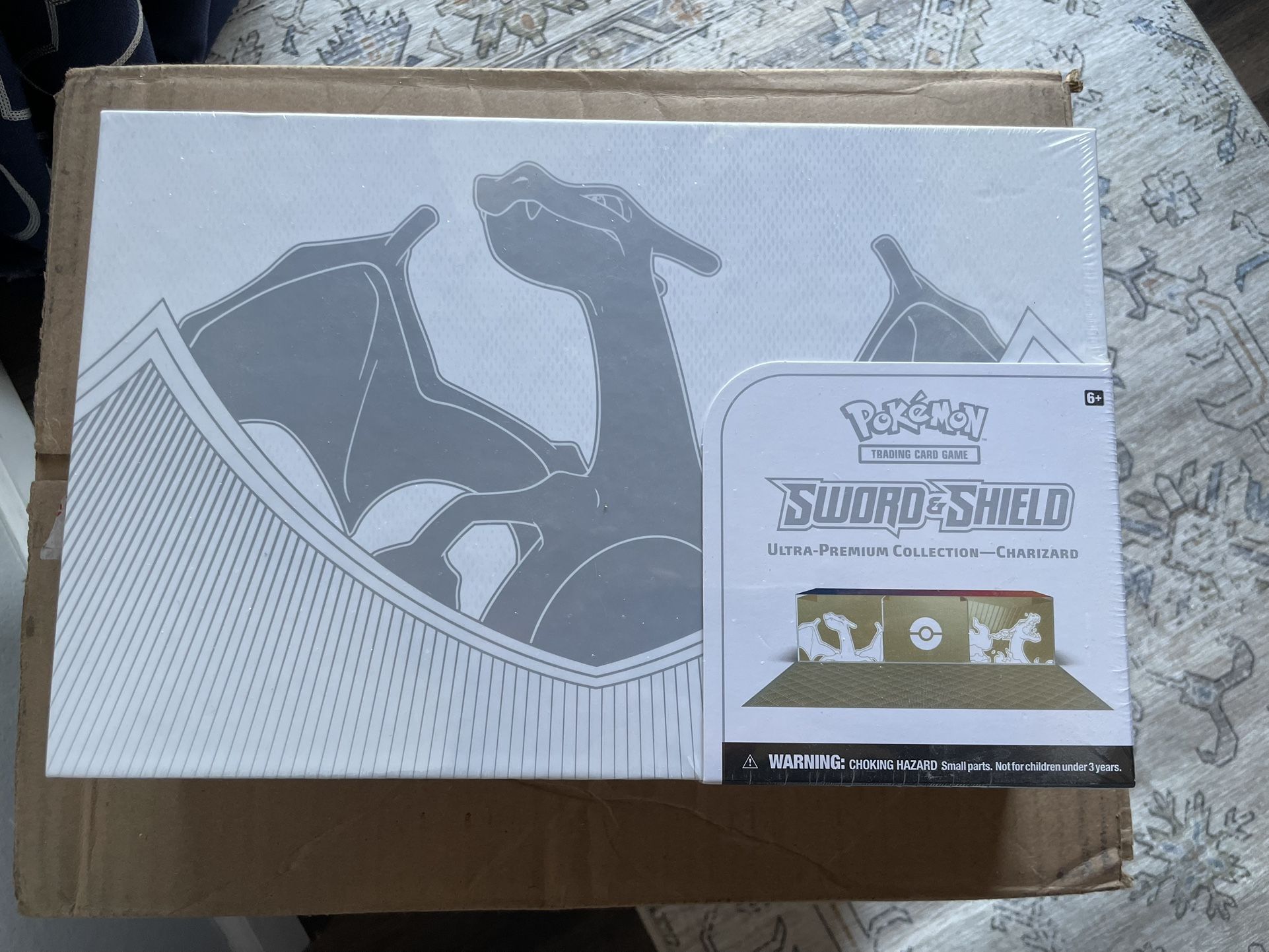 Charizard Ultra Premium