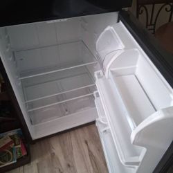 Amana Refrigerator