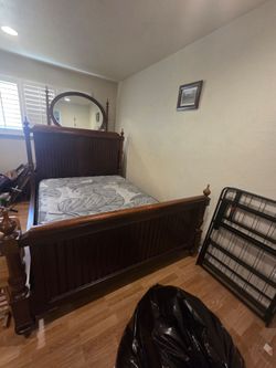 Bedroom set Queen Size