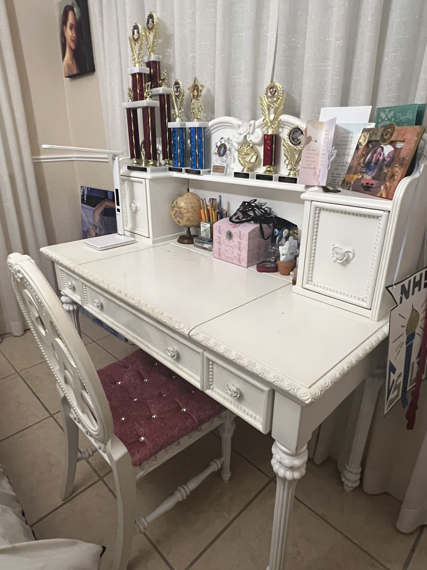 Disney Princess Collection White Desk Set With Chair For Girls Bedroom