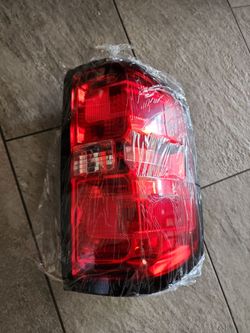 14-19  Chevy Silverado right side Tail light