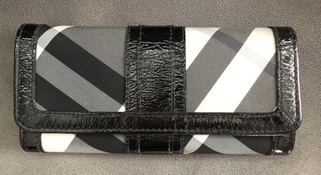 Burberry plaid continental wallet