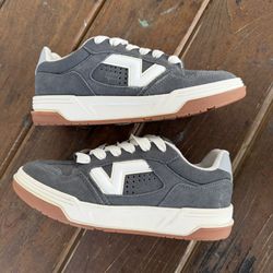 Gray Suede Low Top Vans Size 6.5