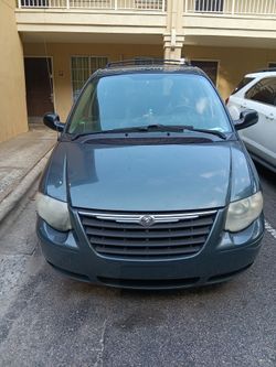 2005 Chrysler Town & Country
