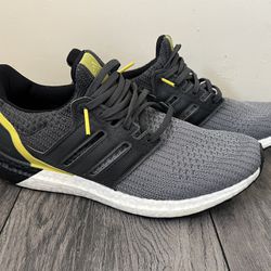 Men’s Shoe Adidas Ultra Boost 4.0 (size 9.5)