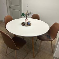 Table + Chairs