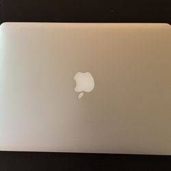 2017 MacBook Air (13-inch, 8gb)