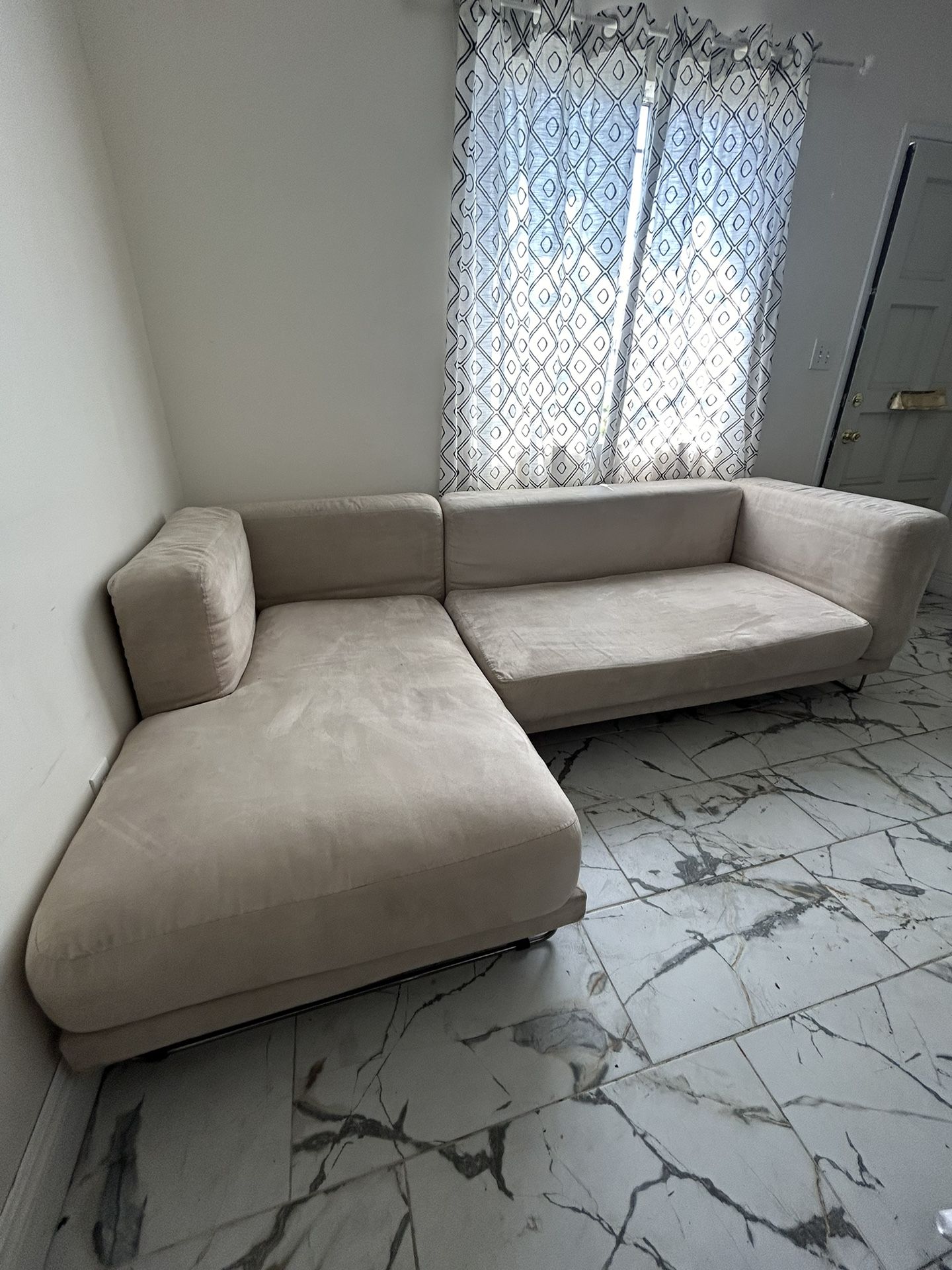 Sectional Couch FREE DELIVER 
