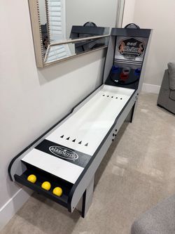 Skee ball arcade game