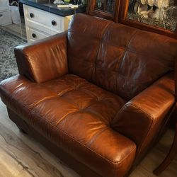 Large leather Cindy Crawford  chair
