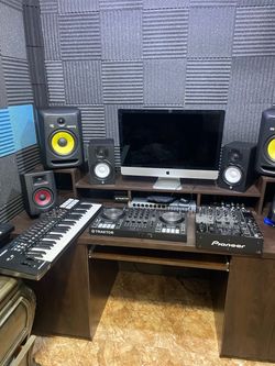 Studio Speaker+DJ Gear