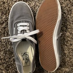 Woman’s Vans Size 6.5
