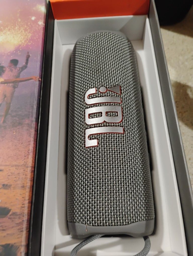 JBL Flip 6 Wireless Bluetooth Speaker (Grey)