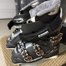 Ski Boots 24.5