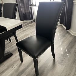 NEW DINNING ROOM CHAIRS!!! EXCELLENT CONDITION