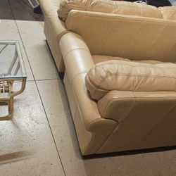 Free Sofa Set