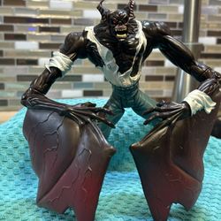 Vintage 29yo  1997 Kenner "Legends of the Dark Knight" Man-Bat action figure