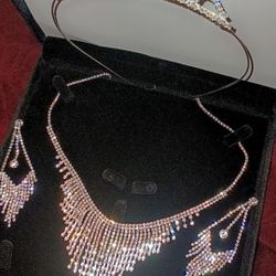 Tiara With Necklace And Earrings 