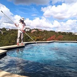 Pool Vacuum Weekly (Chemicals included)