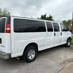 Chevrolet Express  3500 V8 Motor 6.0 Millas Originales 