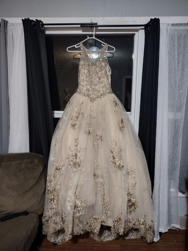 Quinceñera Dress