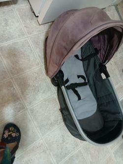 Used Graco Modes Nest Bassinet & Stroller Seat Replacment Dusty Rose Pink / Gray