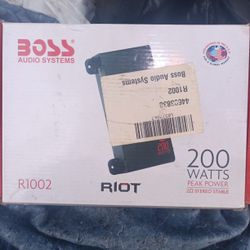 Amplifier BOSS Riot