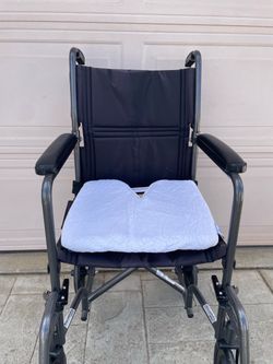 chair with cushion seat