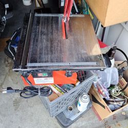 Tile saw