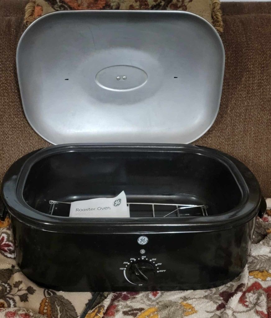 ♡ mmkt-6816♡ GE General Electric Roaster Oven - Black Model# 169221 with manual