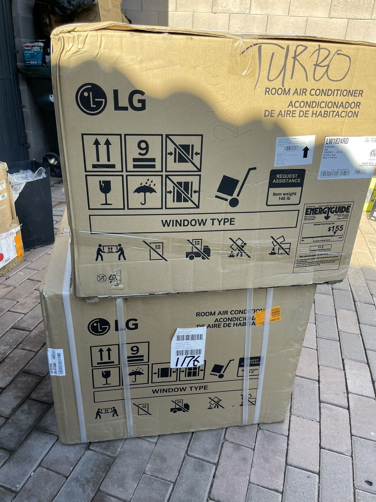 LG 18,000 BTU 208/230V Window Air Conditioner Cools 1,000 Sq. Ft. with Remote, Dehumidifier and in White400 Each