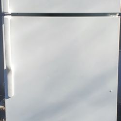 White GE Refrigerator 