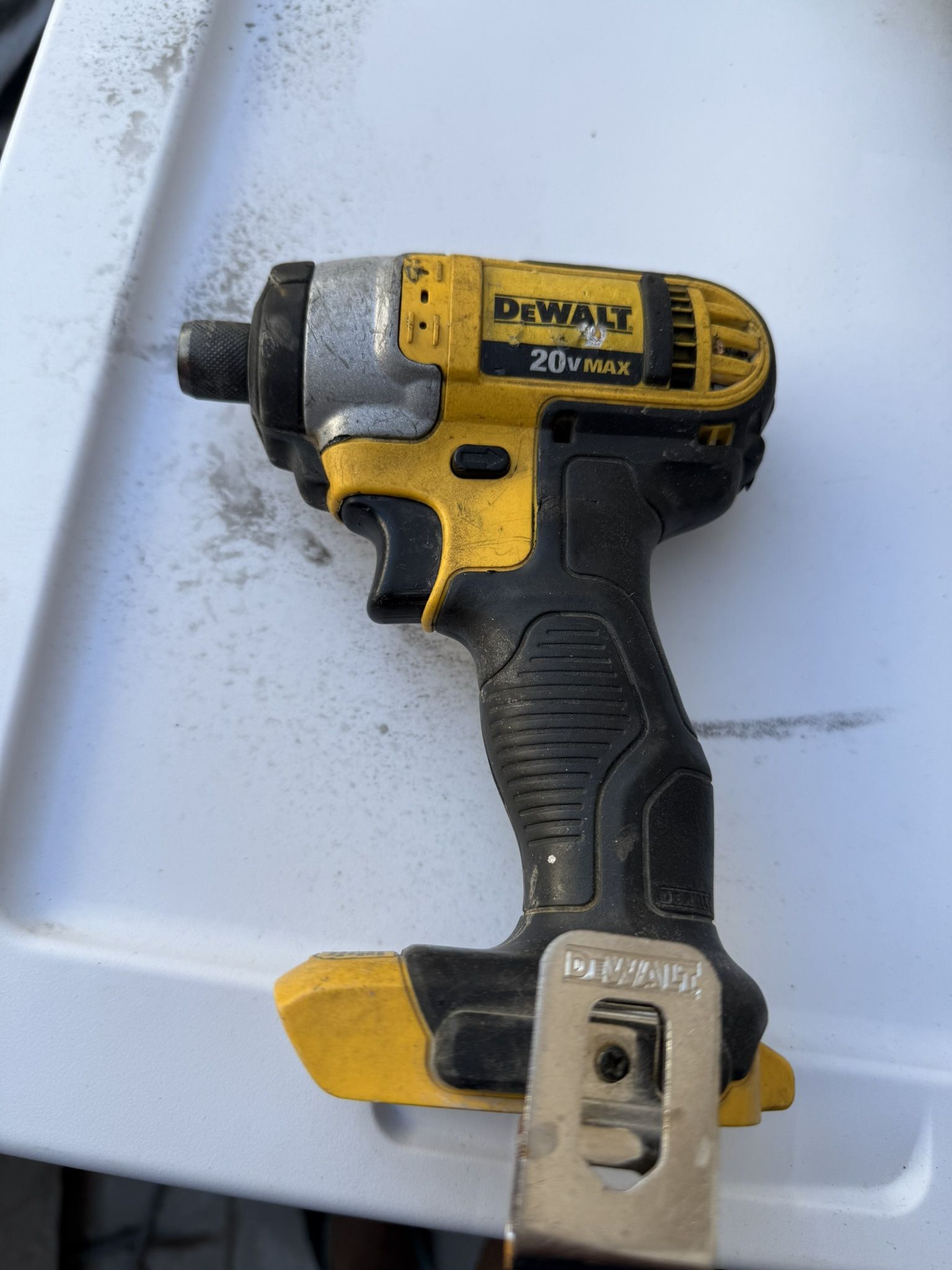 DEWALT - 20V MAX XR Brushless Cordless 1/4 in. Quiet Hydraulic Impact Driver (Tool-Only) $75 Battery Not Included