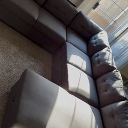 Couch Sectional + Pull Out Bed