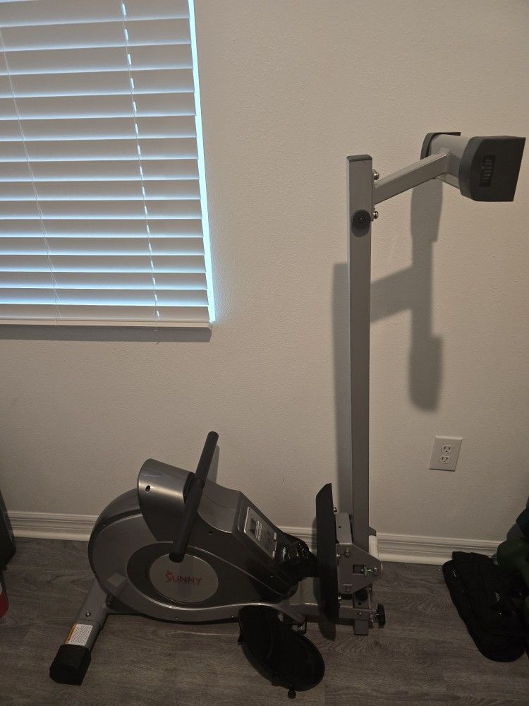 Rowing Machine Compact