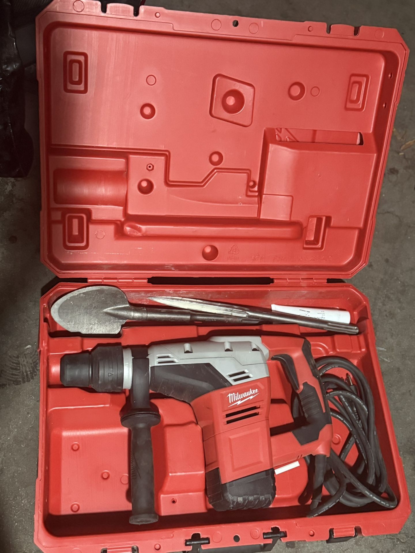 Milwaukee 19-16”SDX Max Rotary Hammer Kit 