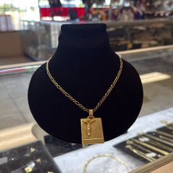 Figaro Style Chain With Pendant 