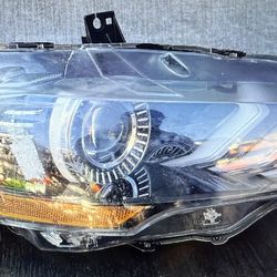2020 Ford Mustang Right side head light