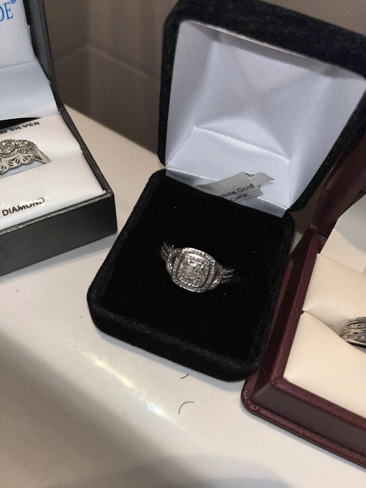 Engagement Ring Black Box 220$ Need Gone
