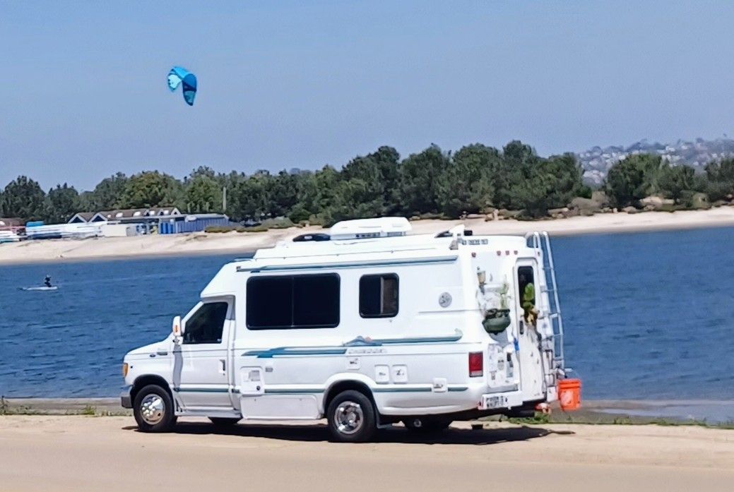 1999 Ford E350 Super Duty V10 Triton Premier Chinook for Sale in San Diego, CA OfferUp