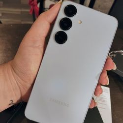 New Sealed Samsung Galaxy S25 128gb Unlocked, FREE Smartwach/ Headphones. Pay $1 Today Rest in payments. NO CREDIT NEEDED FINANCING