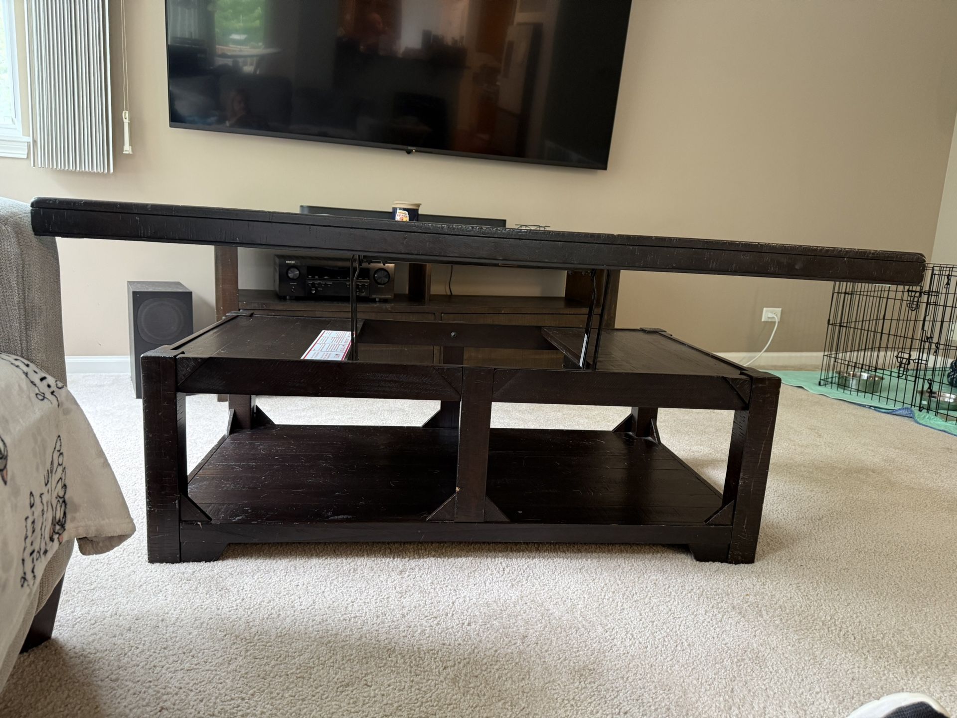 Lift-Top Coffee Table โ Great Storage! Paid $300 โ selling for $85 OBO