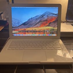 MacBook 2010 4gb Ram 256 SSD